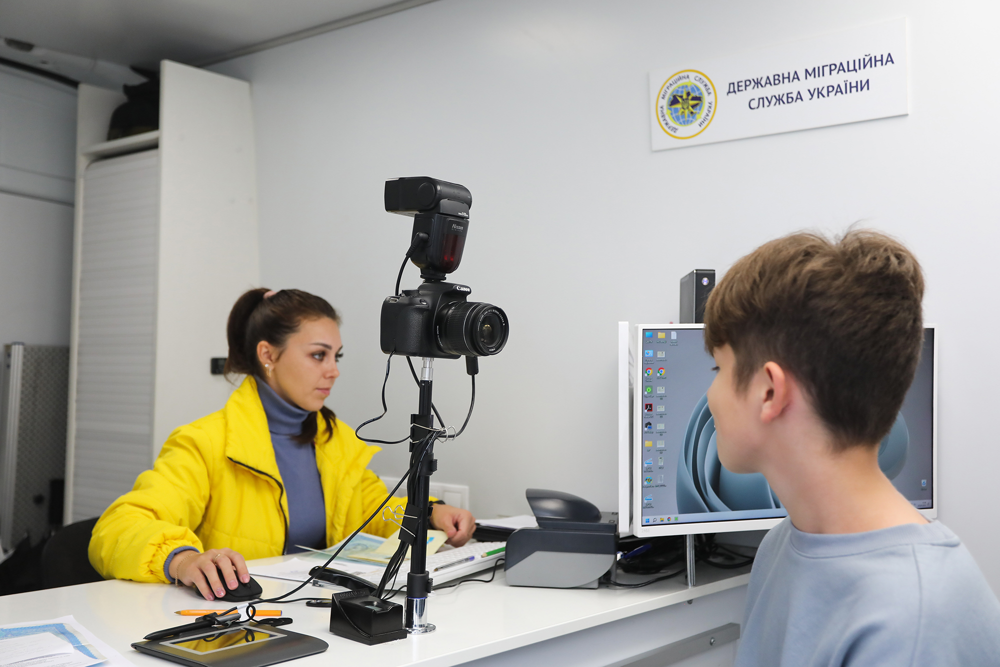 Які послуги продовжує надавати ДП "Документ" за кордоном: деталі